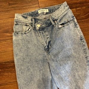 Abercrombie Curve Love ‘90s Straight Ultra High Rise Jeans